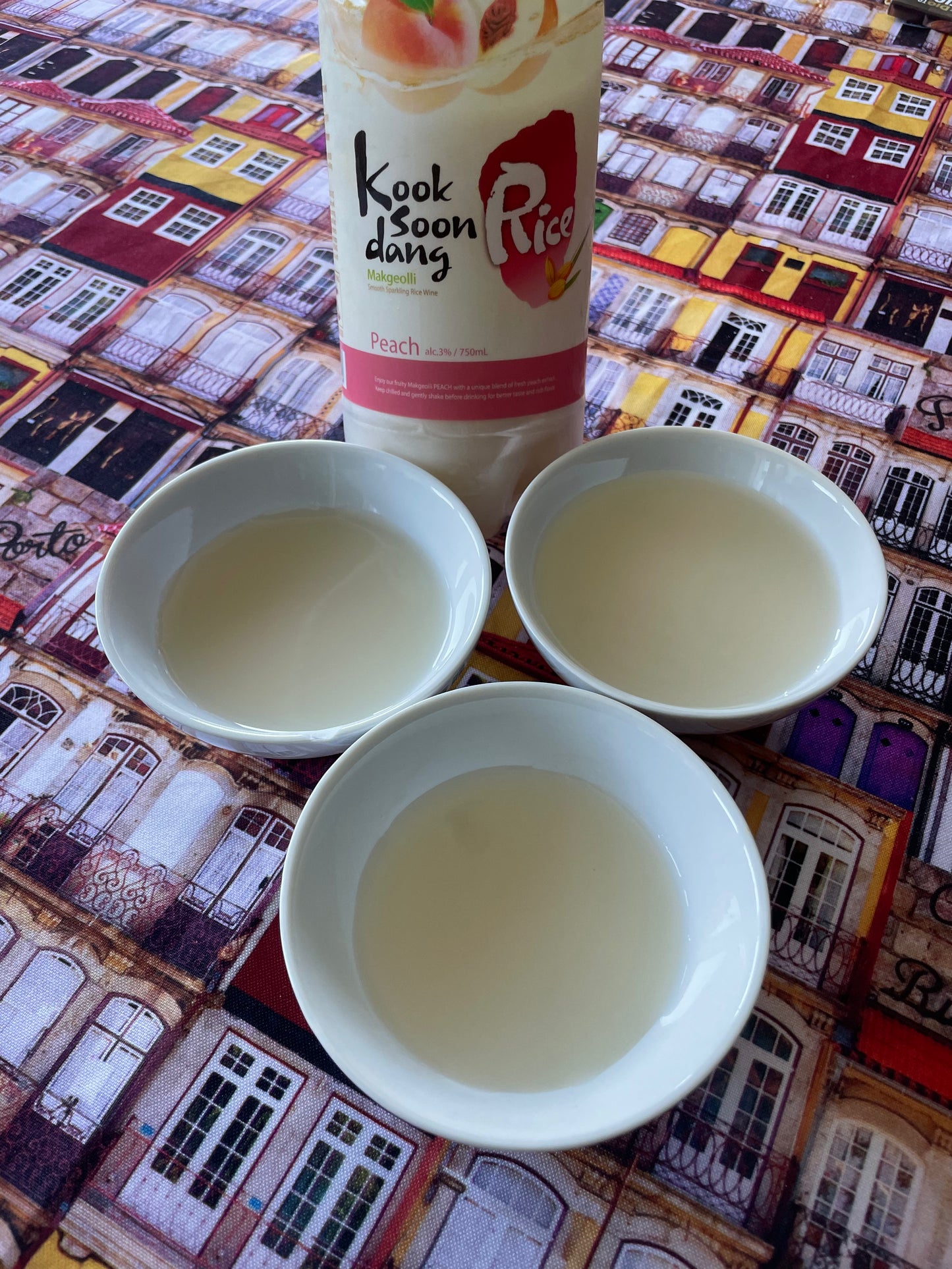 Makgeolli sabor melocotón - bebida coreana de arroz - incluye cuenco