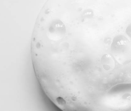 Limpiador base Aceite, con espuma Hyaluron Vita - Todo en uno